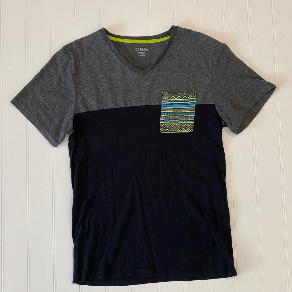❤️Carbon V-Neck print pocket color-block tee size XL